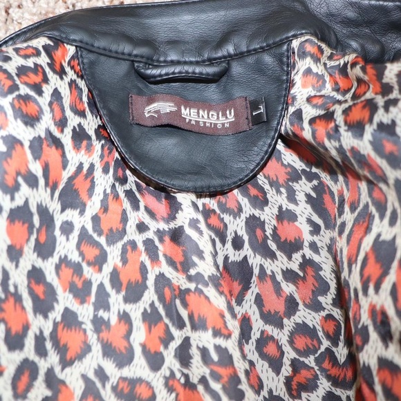 Back leather jacket!! Size L - Picture 7 of 8